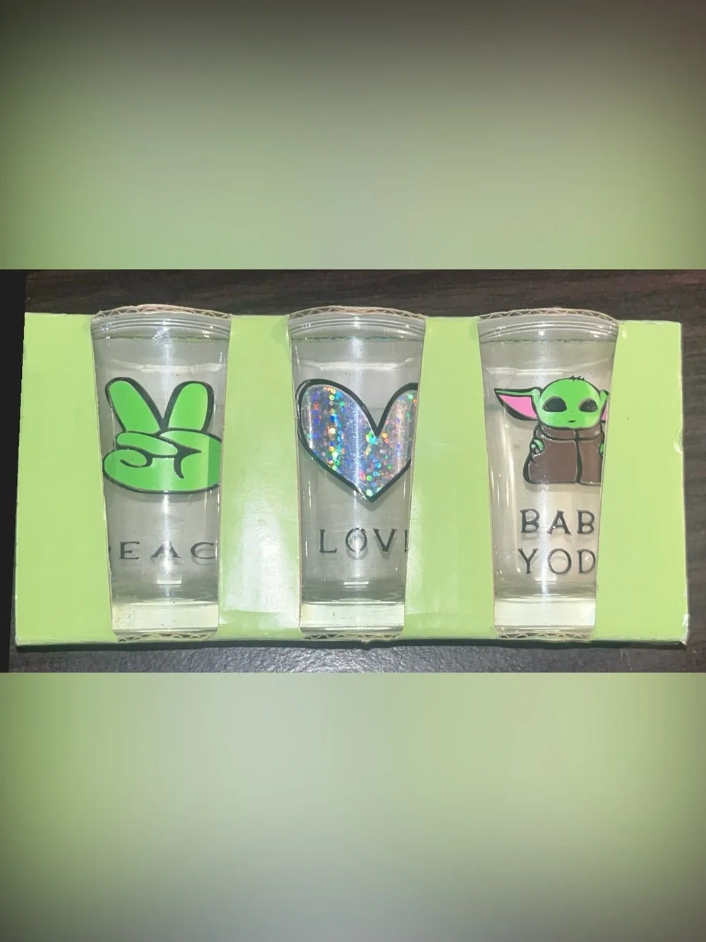 Star Wars Green Accent Baby Yoda & Holographic Heart Shot Glass Set